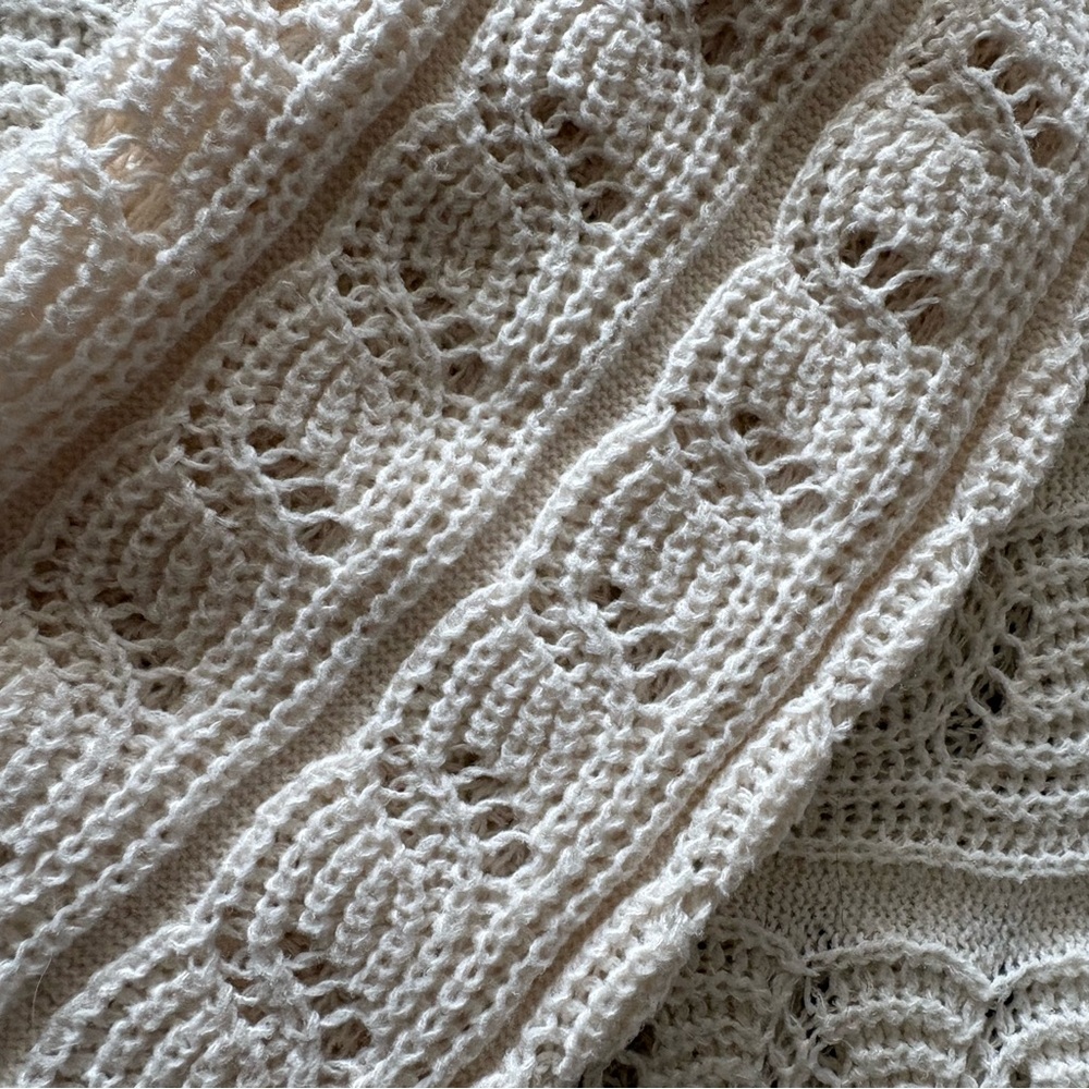 American Eagle Outfitters Cream Crouchet Oversized Cropped Sweater size Medium - Picture 6 of 8